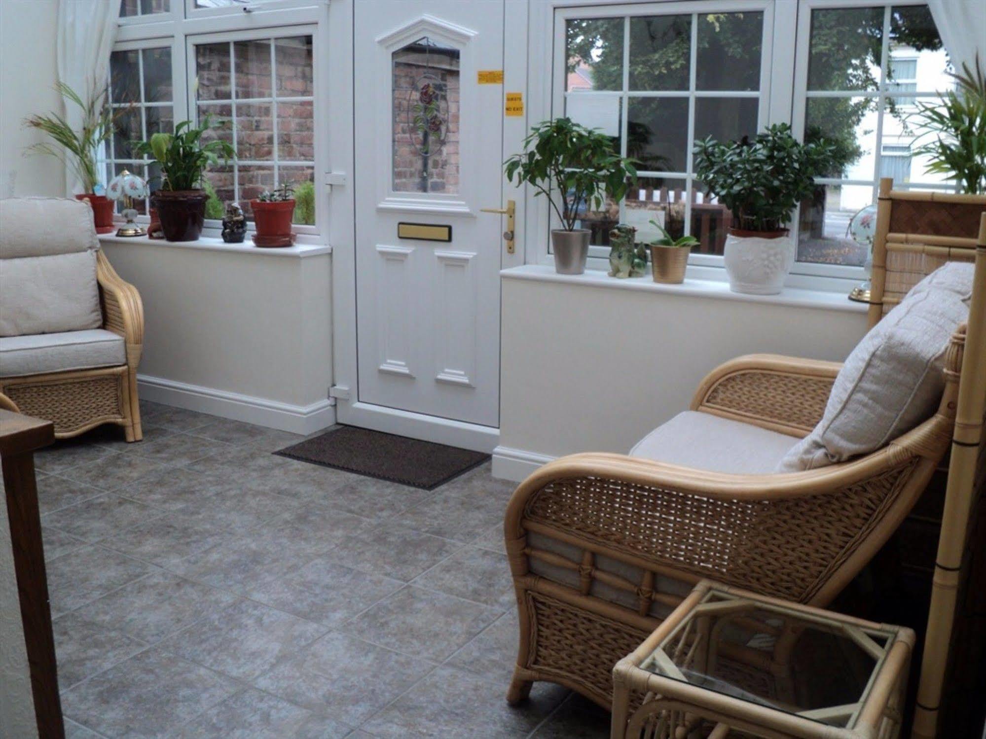 Grove House Guest House Telford Exterior foto